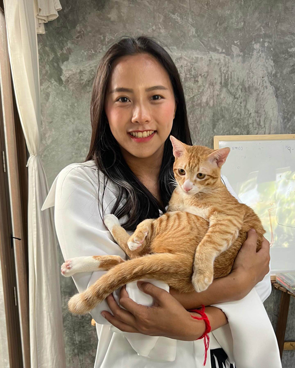 Rukchanok Srinork รักแมว